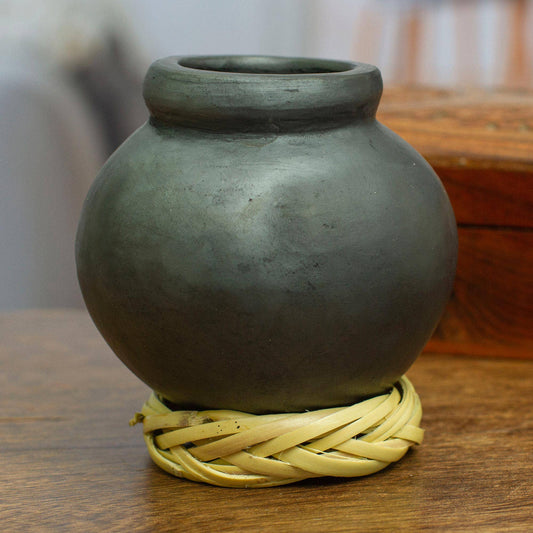 Handmade Smooth Barro Negro Decorative Mini Vase